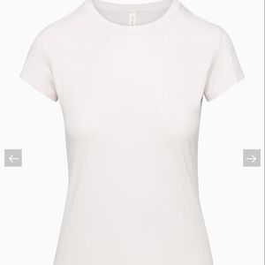 The Group by Babaton FOUNDATION CREW T-SHIRT Frosted Lilac Size Small